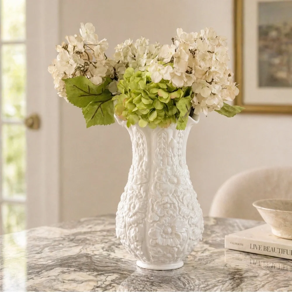 Vintage White Imperial Poppy Puffy Embossed Floral Umbrella Vase